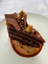 Load image into Gallery viewer, Louis John talking desserts and fashion with MJ journalist Claudia Schou at Montecito&#39;s San Ysidro Ranch and Lucky&#39;s Steak House!

